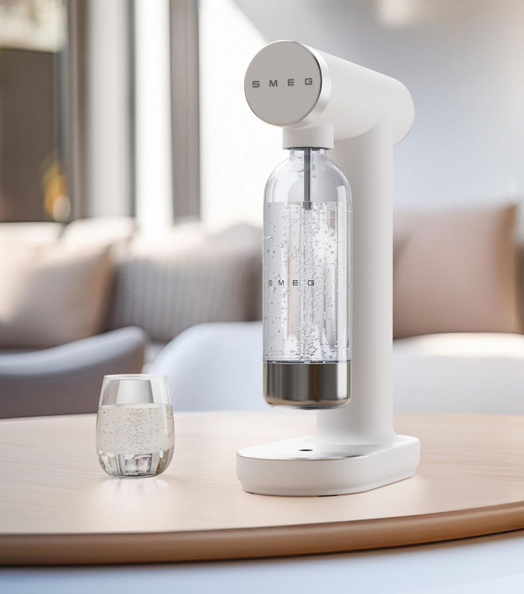 Smeg SKC01EGM Soda Maker, rutschfeste Füsse, platzsparendes Design, 800 ml, Smaragdgrün Einheitsgrös