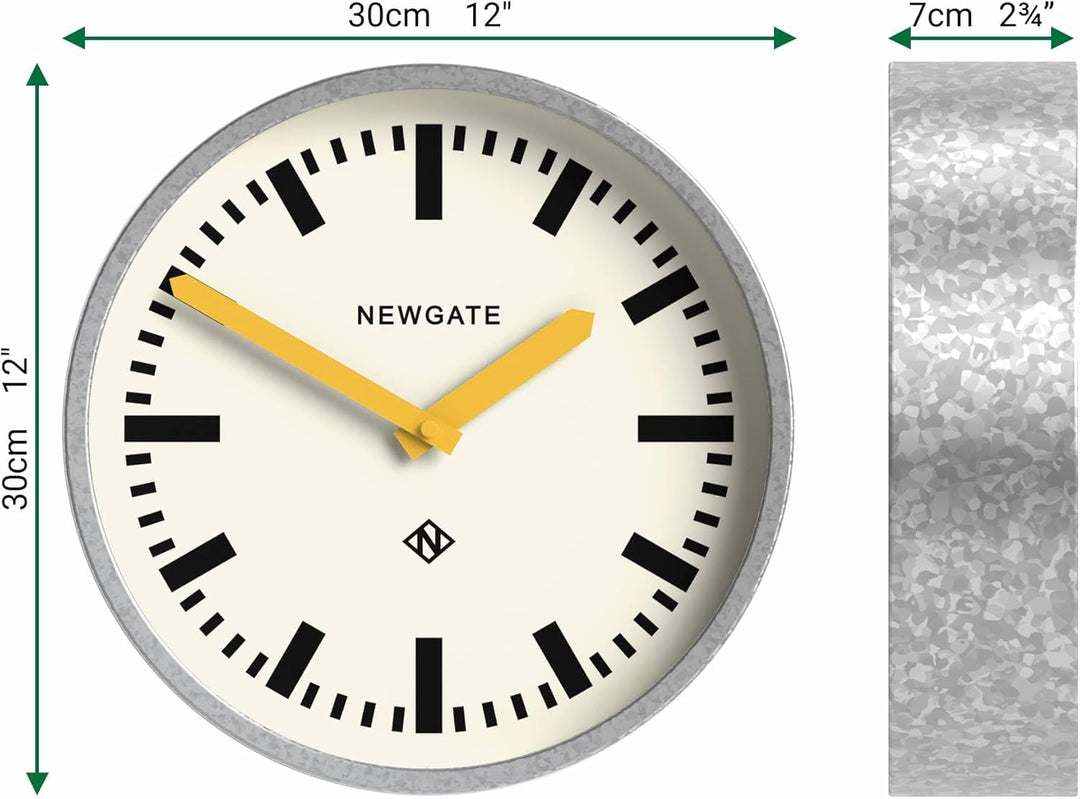NEWGATE® Luggage Wanduhr | Retro-inspirierte Moderne Bahnhofsuhr | 30 cm | Tiefes, verzinktes Metall