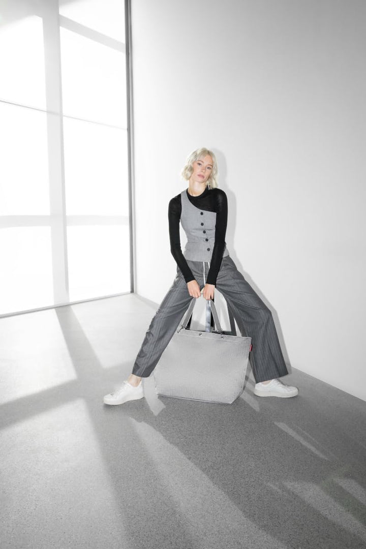 reisenthel shopper XL – Geräumige Shopping Bag und edle Handtasche in einem – Aus wasserabweisendem