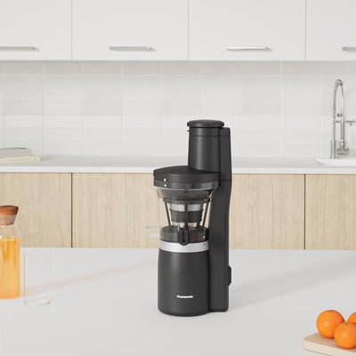 Panasonic Slow Juicer MJ-L700 (Entsafter für Gemüse/Obst, automatische Saftpresse, Sorbet Herstellun