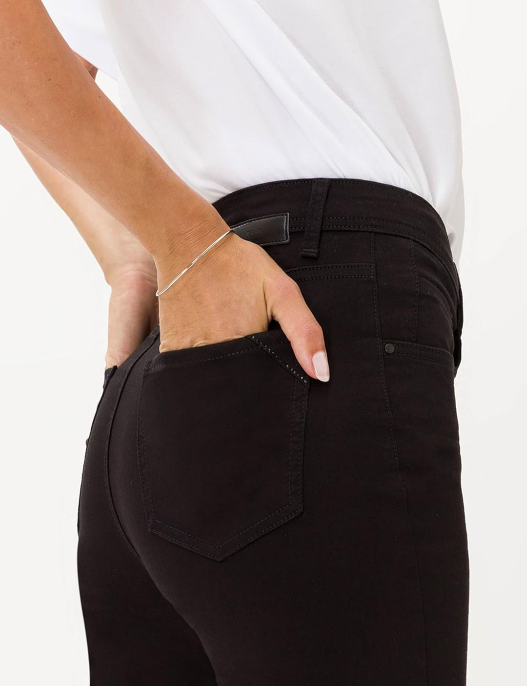 BRAX Damen Jeans Style Carola Premium Denim 25W / 30L Clean Perma Black, 25W / 30L Clean Perma Black