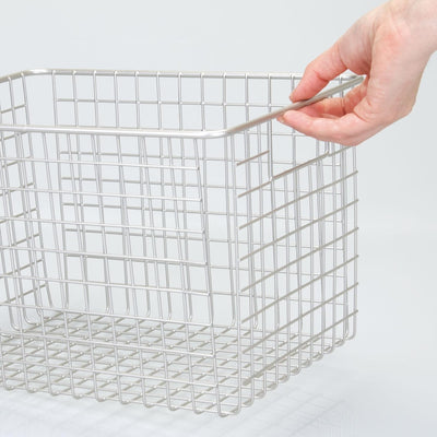 mDesign Allzweckkorb – kompakter Drahtkorb (BHT: 30,5 x 23,0 x 20,0 cm) mit Griffen – flexible Gitte