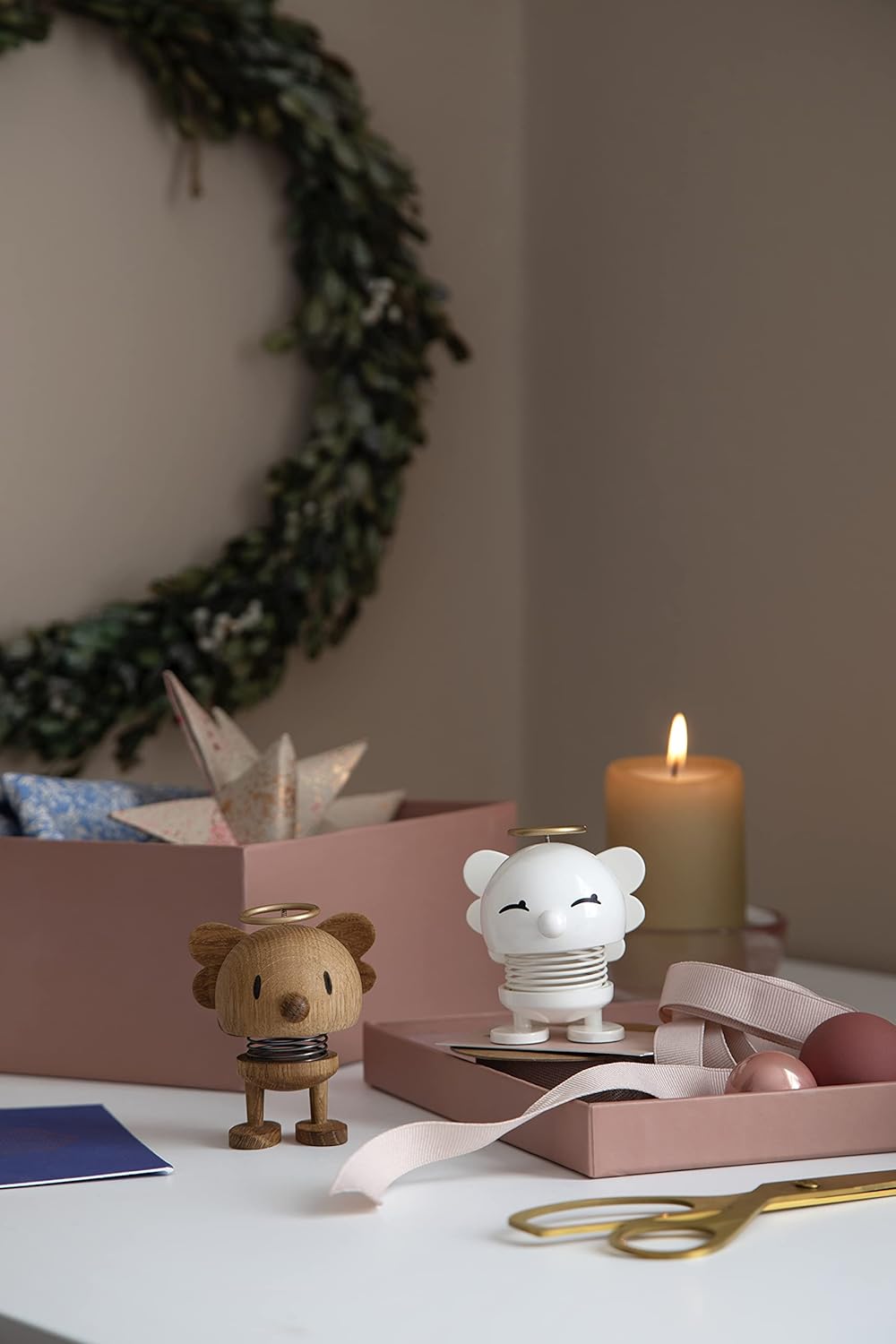 Hoptimist Angel Bimble, Engel, Weihnachtsfigur, Wackelfigur & Glücksbringer, Geschenkidee, Skandinav