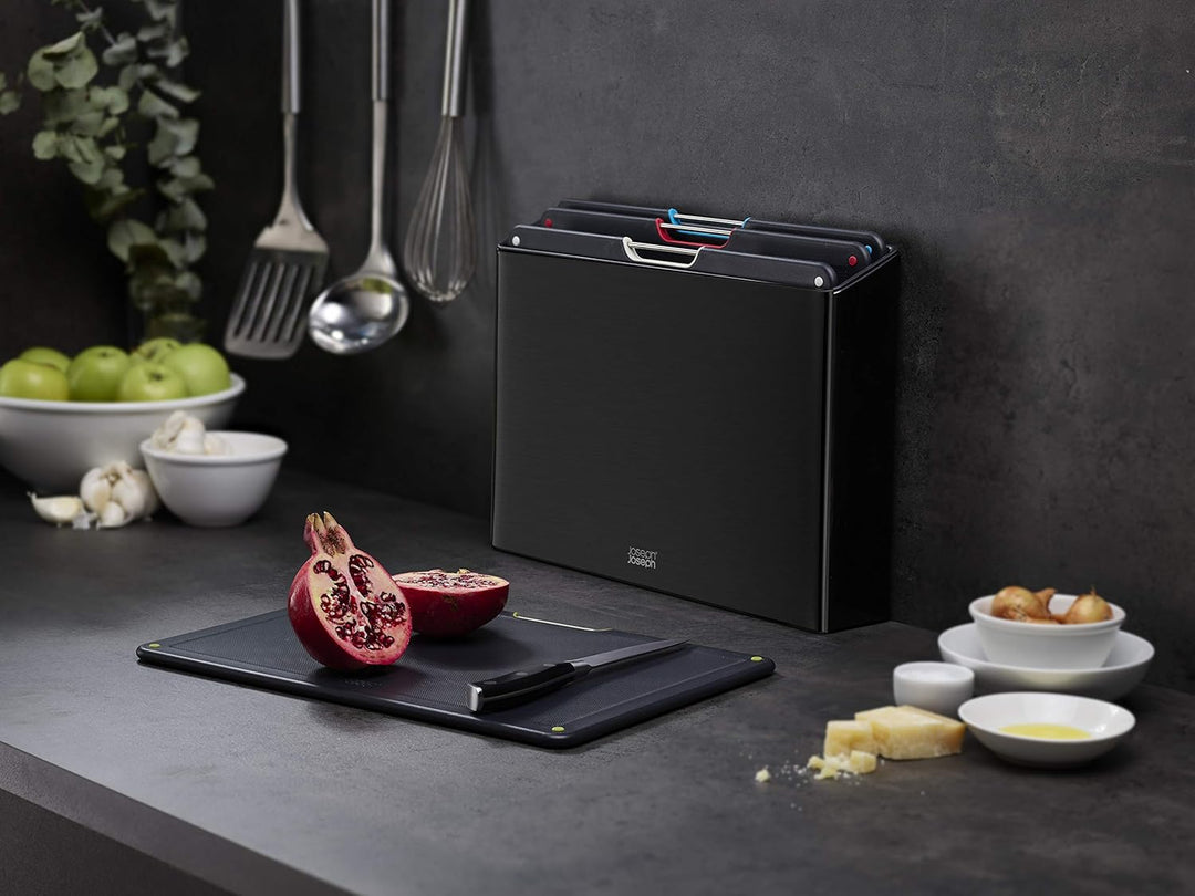 Joseph Joseph Folio Steel 4 Stück Schneidebrett-Set, farbcodierte Anti-Rutsch-Bretter mit Aufbewahru