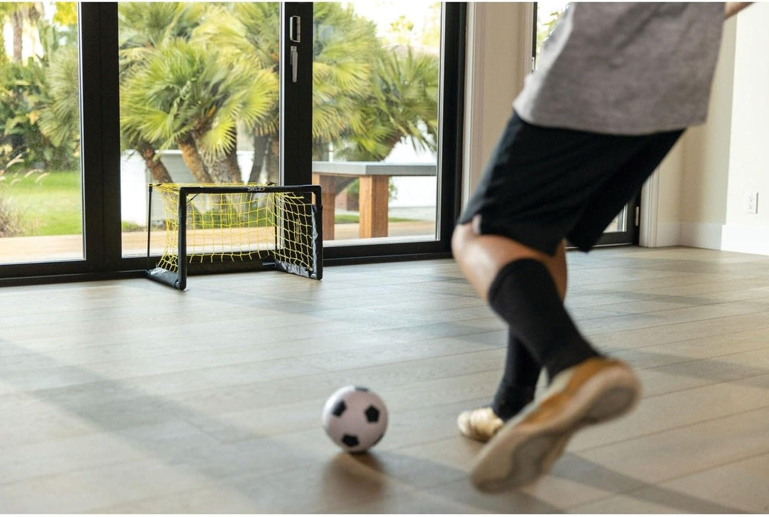 SKLZ Pro Mini-Tor, inklusive 12,7 cm weichem Ball, einfach zu montierender Rahmen, Weiss/Gelb