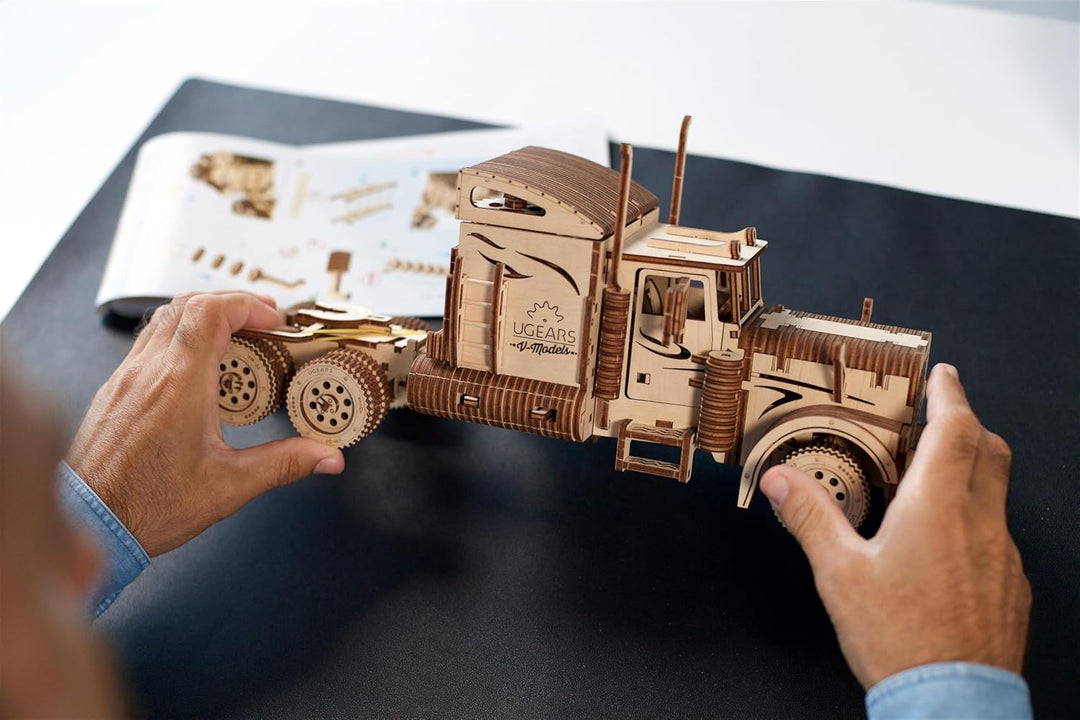UGEARS LKW-Bausatz – Schweres Jungen-LKW-Modell als Geschenk zum Vatertag – Miniatur-Sperrholz-DIY-M