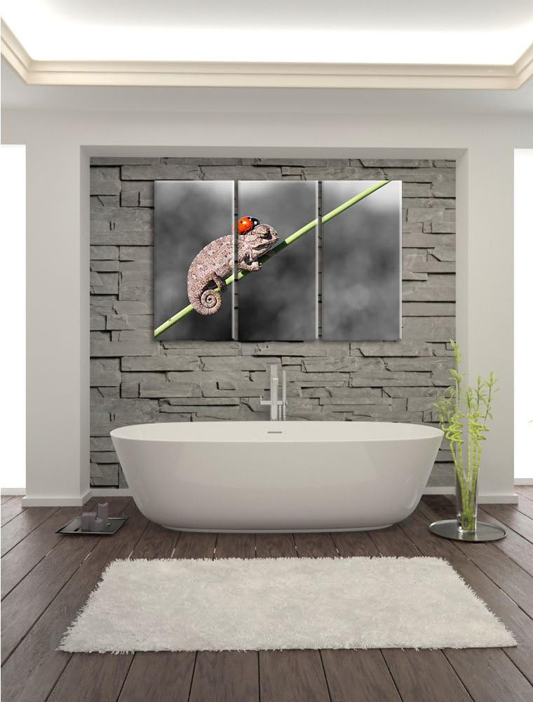 Pixxprint Süsser Gecko mit einem Marienkäfer als Leinwandbild | Grösse: 3 Teilig (120x80) | Wandbild