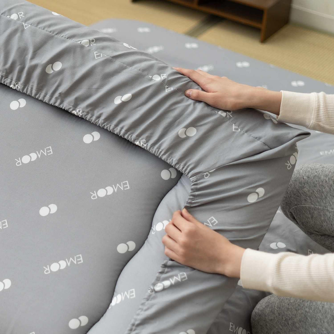 EMOOR Japanisches Boden-Futon-Set -Kyoto- (Matratze, Spannbettlaken und Aufbewahrungskoffer) 140 x 2