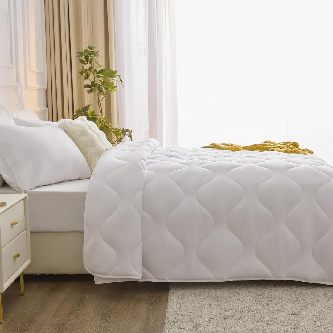 WAVVE Bettdecke 240x260 cm Ganzjahresdecke 4 Jahreszeiten, Steppdecke 270gsm Mikrofaser 260x240, Sup