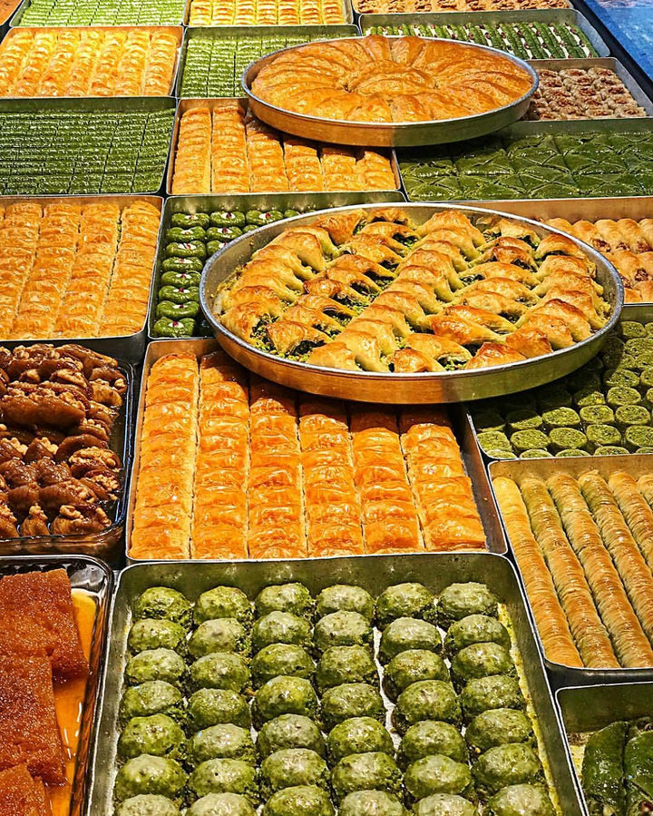 Hafiz Mustafa 1864 Istanbul Baklava Gebäckdose – Gebackene Baklava Dessertsnacks aus frischen Phyllo