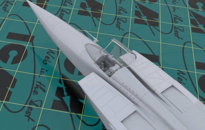 ICM 48904 Modellbausatz MiG-25 RBF, Soviet Reconnaissance Plane, Schwarz