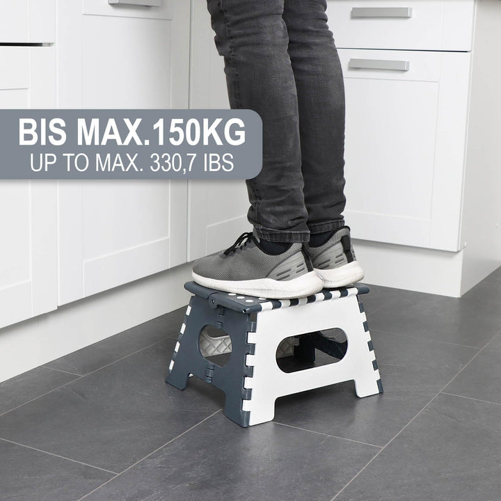 com-four® Klapptritt mit Gumminoppen - Rutschfester Klapphocker - Faltbarer Tritthocker - tragbare A