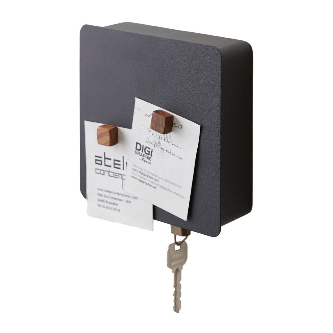Yamazaki 4800 TOWER Magnetischer Schlüsselkasten, schwarz, Stahl, Minimalistisches Design One Size S