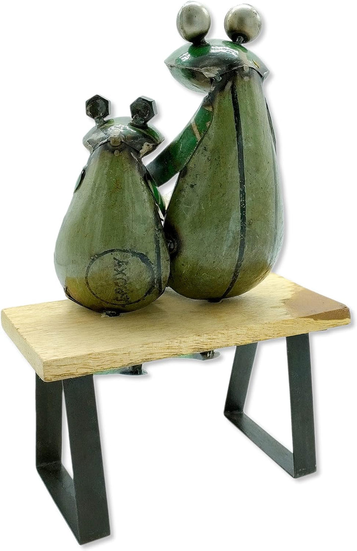 Metall Dekofigur Frösche auf Holz-Bank 21 x 31cm grün braun schwarz Garten-Figur Deko Frosch Skulptu