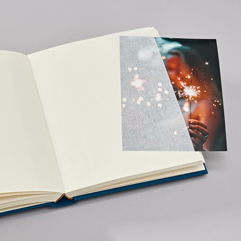 Semikolon 351004 Foto-Album Classic Medium - 21,6 x 25,5 cm - 80 Seiten cremefarben, für 160 Fotos -