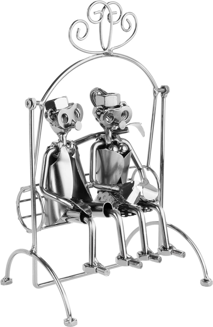 BRUBAKER Schraubenmännchen Liebespaar auf Schaukel - Handarbeit Eisenfigur Metallmännchen Liebe - Me