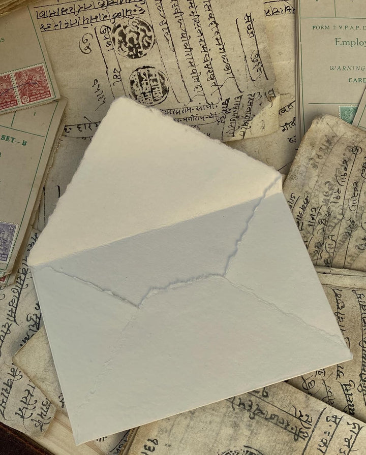 Wanderings Elfenbein Papierumschläge - 13 x 18cm - Handgemachte Umschläge Mit Rauer Kante - 25 Stück