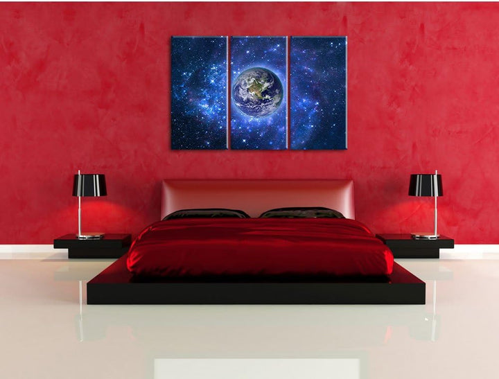 Pixxprint Planet Erde im Weltraum als Leinwandbild | Grösse: 3 Teilig (120x80) | Wandbild| Kunstdruc