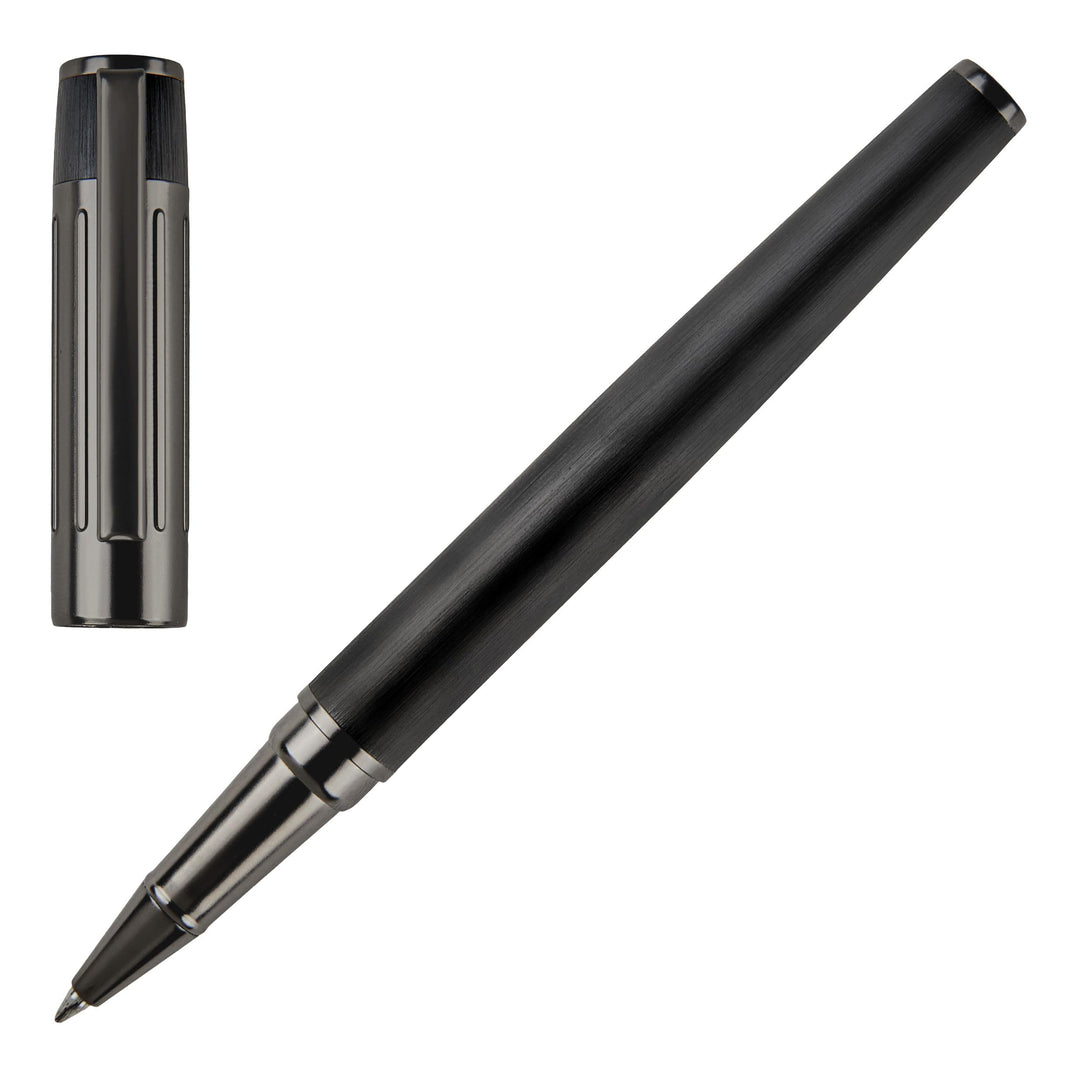Hugo Boss Gear Ribs Tintenroller aus Messing und Aluminium in der Farbe Black, Länge: 13,8cm, Tinten