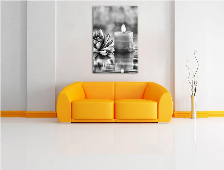 Pixxprint Monocrome, Kleine Seerose neben Kerze, Format: 100x70 auf Leinwand, 100x70
