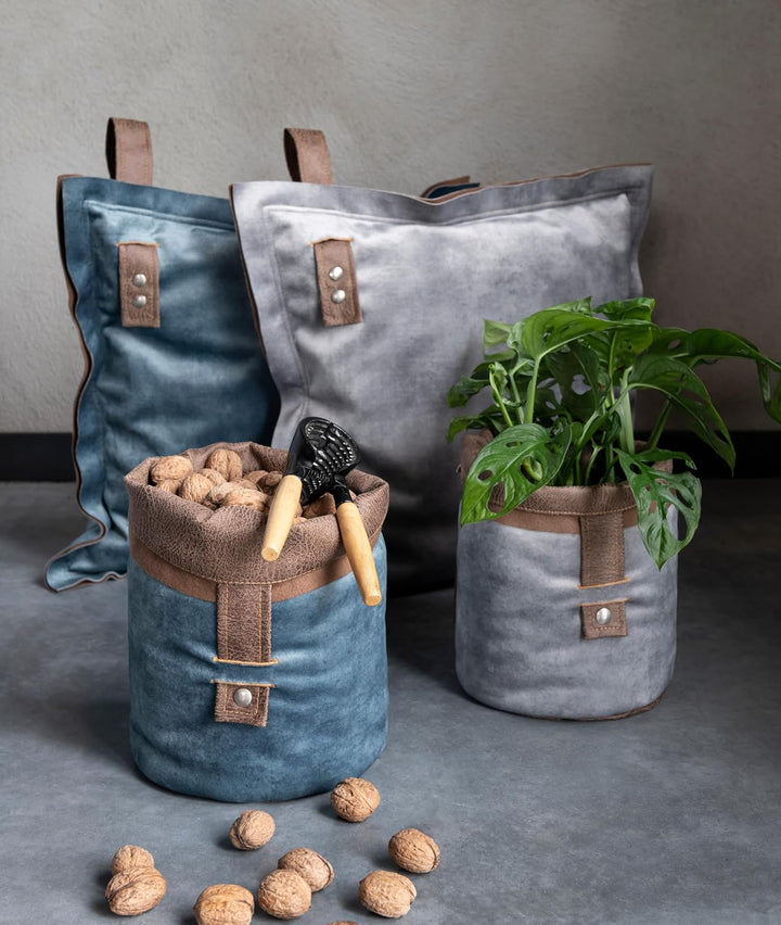 KNIT FACTORY - DAX Kissen - Luxuriöses und samtweiches Dekokissen - Sofakissen - 60x40 - Jeans 60x40