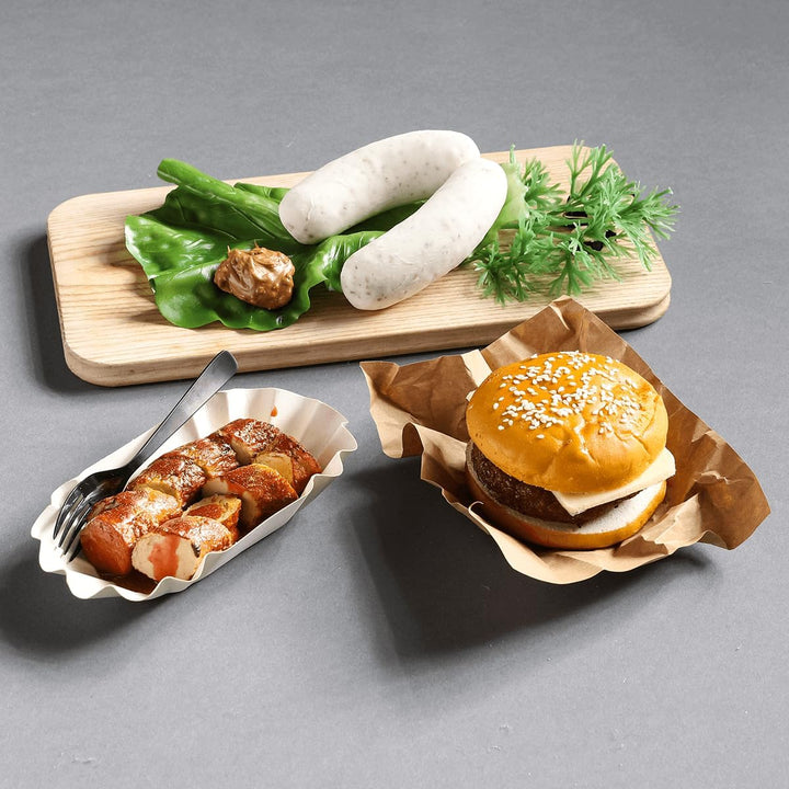 Currywurst mit Sauce weiss geschnitten Lebensmittel-Attrappe 14 x 9 cm Deko Currywurst Künstliche Cu