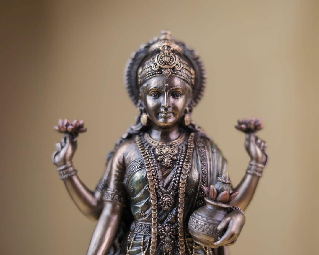 SHIVAJI ARTS Lakshmi Statue, 26 CM Grosse stehende Göttin Lakshmi Idol, Laxmi Idol Hindu-Göttin des