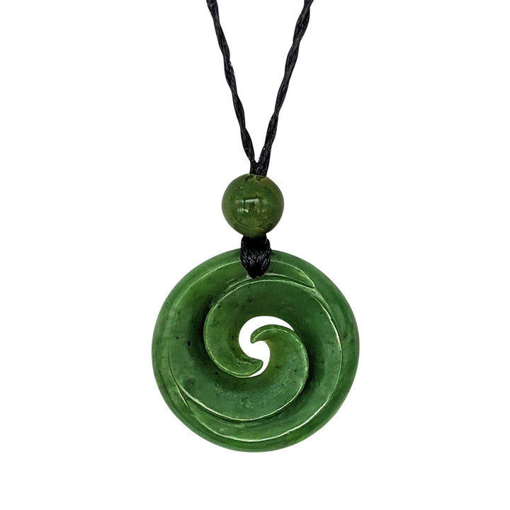 81stgeneration Unisex Geschnitzte Nephrit Jade Grünstein Maori Doppel Koru Kreis Anhänger Halskette