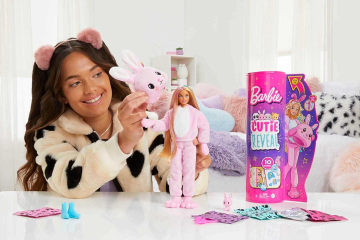 Barbie HHG19 - Cutie Reveal Puppe mit Hasen-Plüschkostüm und 10 Überraschungen inklusive Mini-Hausti