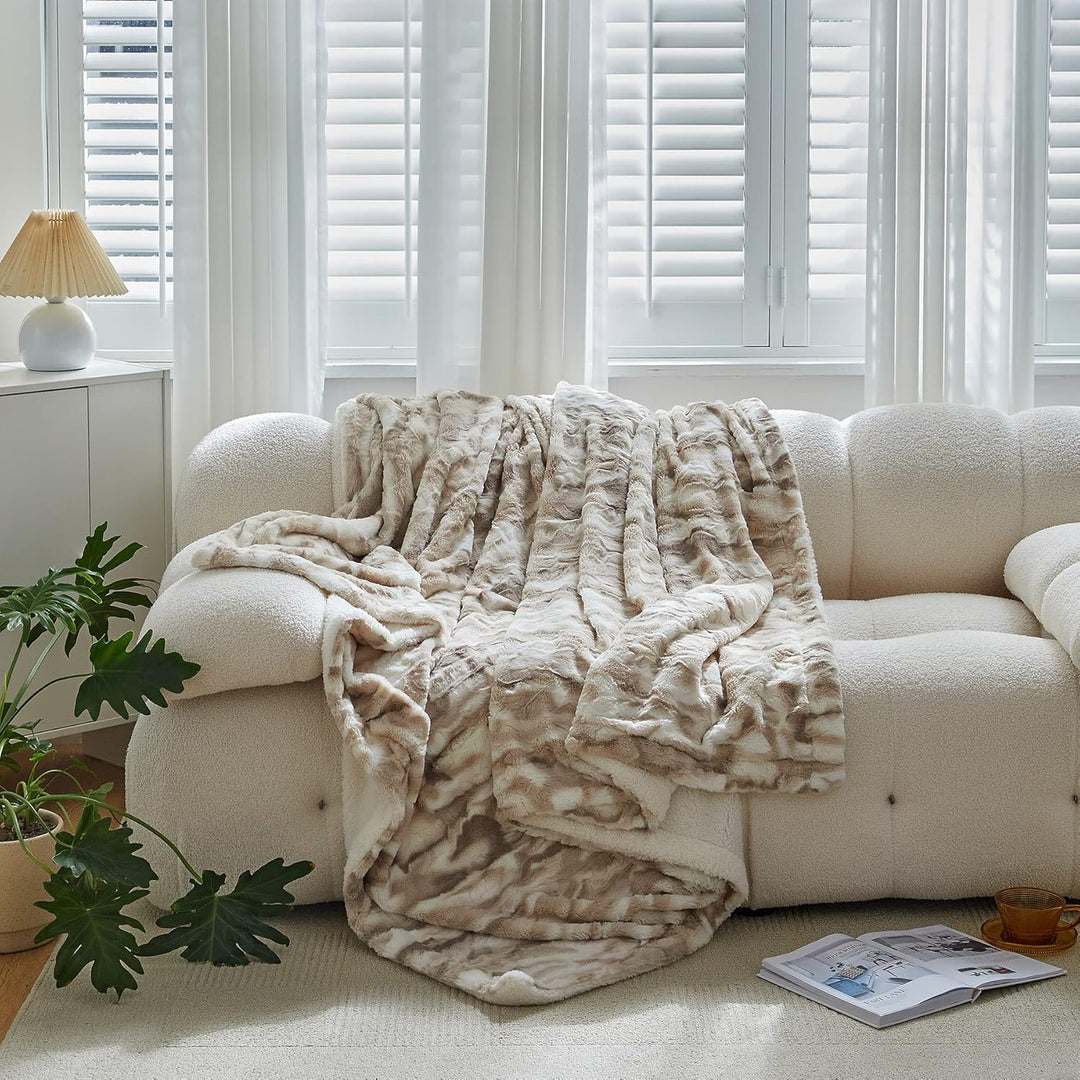 Wajade Kunstfelldecke – Sherpa Schafdecke – Comfort Luxuriöse Flauschige Kuscheldecke – weiche Decke
