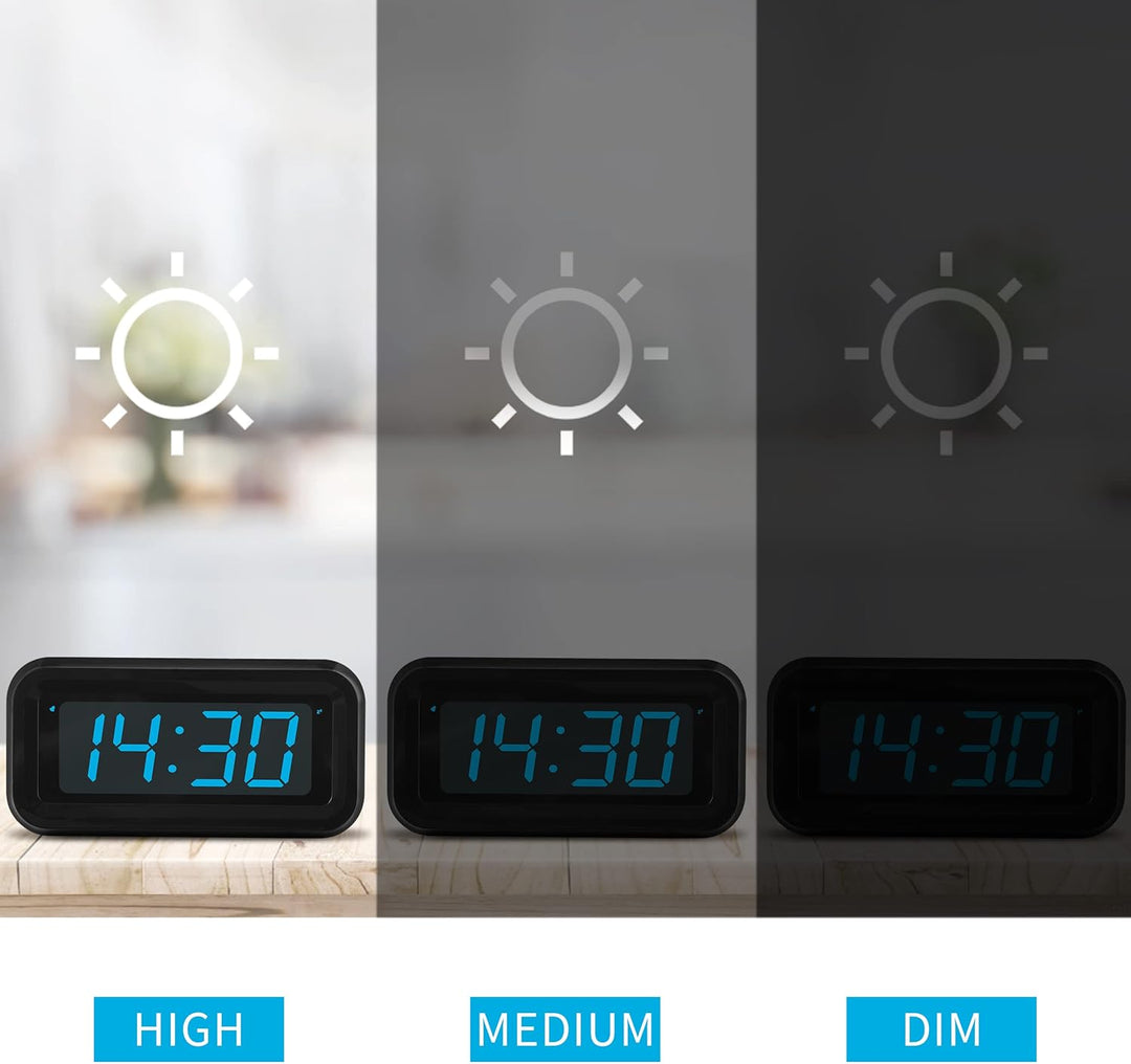 KWANWA Digitaler Wecker, LED Uhr Batteriebetrieben Tischuhr mit 3 Einstellbarer Helligkeit/Snooze/Oh