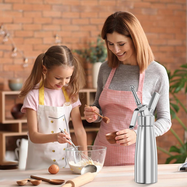 Newaner 500ml sahnespender, Sahnesyphon Aluminium mit 3 Edelstahl Deko-Düsen und 1 Reinigungbürste,