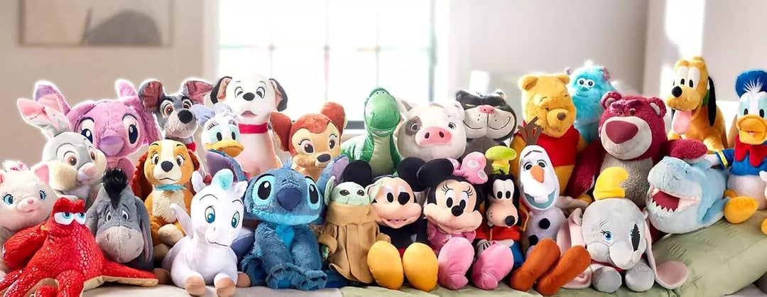 Disney Store Offizielles mittelgrosses Kuscheltier von Dumbo für Kinder, 44 cm, Klassische Figur als