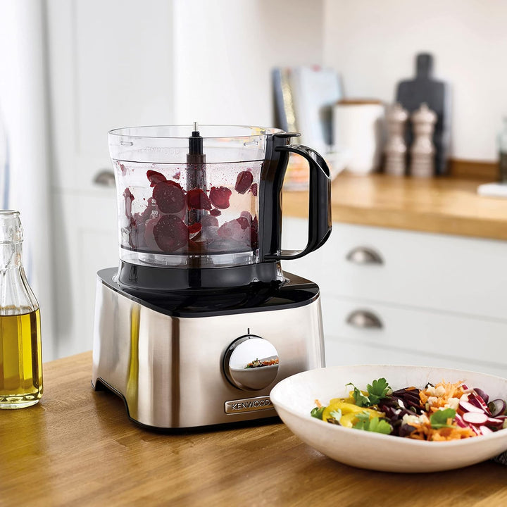 Kenwood Multipro Compact FDM301SS Kompakt-Küchenmaschine, 2,1 Liter, inkl. Edelstahl Messer, 3 Arbei