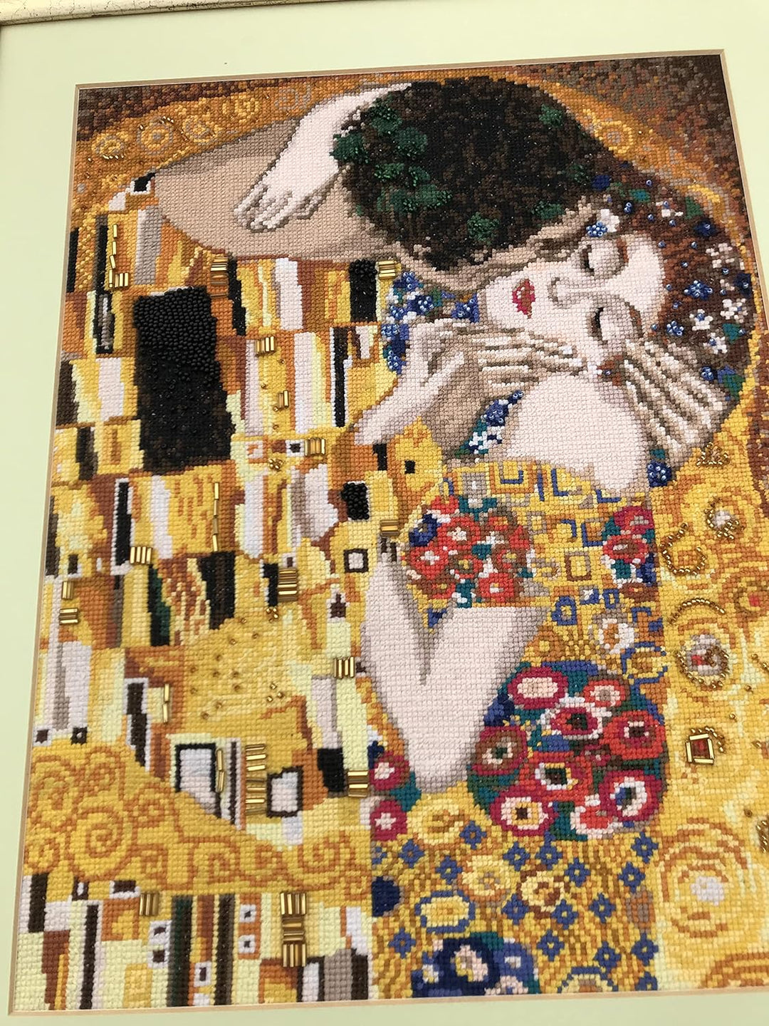 Riolis Stickpackung - The Kiss by Klimt, Weiss, Mittel
