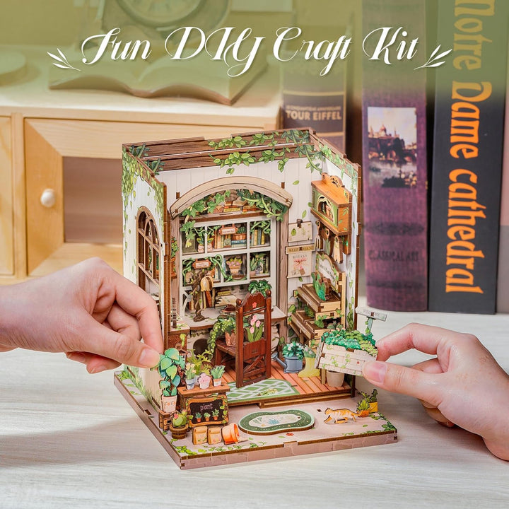 CUTEBEE Book Nook Kit - DIY Miniatur Puppenhaus zum Selberbauen mit LED-Beleuchtung Bücherregal Deko