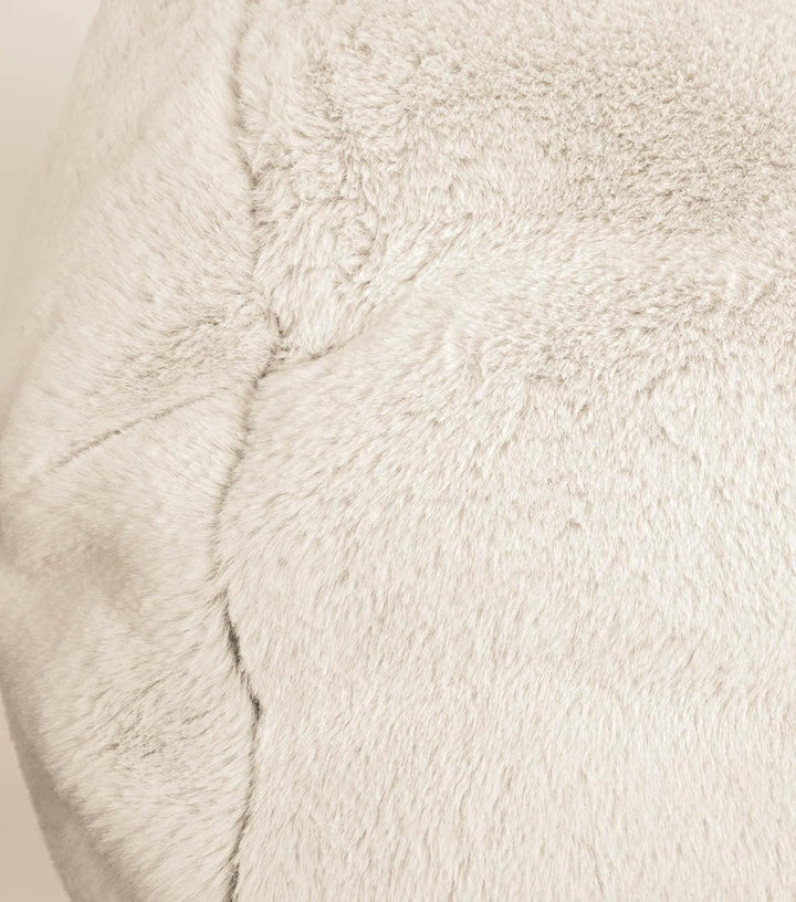 mokebo Pouf XL aus Kunstfell 'Der Flauschige', Flauschiger Fusshocker oder Sitzpouf in Faux fur in B