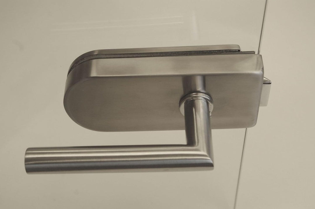 BM4-709R-BB: Glasdrehtür, ESG Glas 709x1972x8mm, DIN rechts, Siebdruck M4, mit Beschlag inkl. Schlos