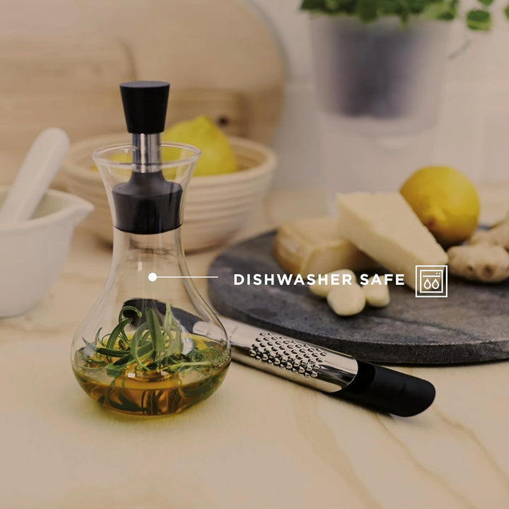 EVA SOLO | Dressing-Shaker | Tropffrei | 0,25 Liter | Ausgussdeckel | Transparent/Schwarz [Energiekl