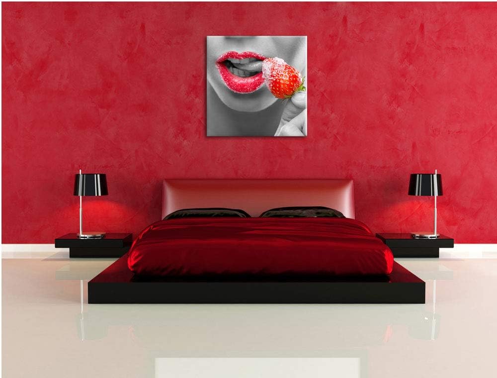 Pixxprint Erdbeere mit Zucker schwarz/weiss, Format: 70x70 auf Leinwand, 70x70