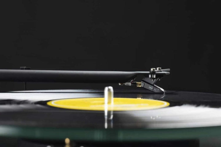 Pro-Ject T1 Evo Schallplattenspieler Walnuss inkl. Ortofon OM10