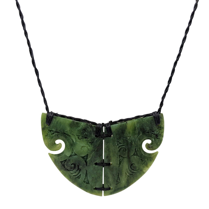 81stgeneration Halskette Koru Gravierte Brustplatte Handgeschnitzte Schwarze Nephrit-Jade für Damen