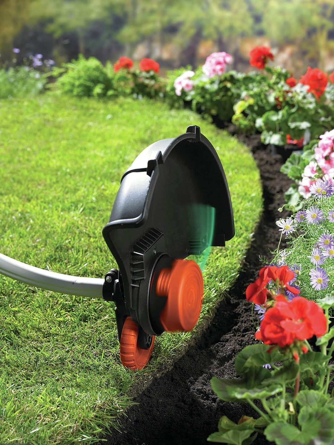 Black+Decker Elektro-Motorsense (900W, E-Drive Technologie, 35 cm Schnittbreite, Kantenschnittfunkti