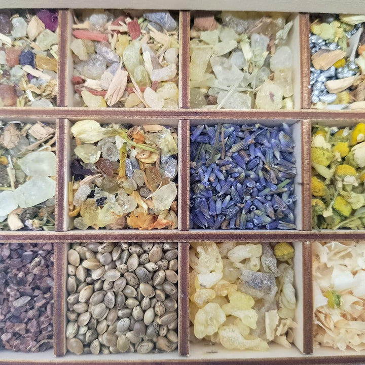 Räucherbox Geschenkbox mit 12 Sorten Räuchermischungen Gut schlafen & Klarträume, 14 x 10 x 4 cm, Gu