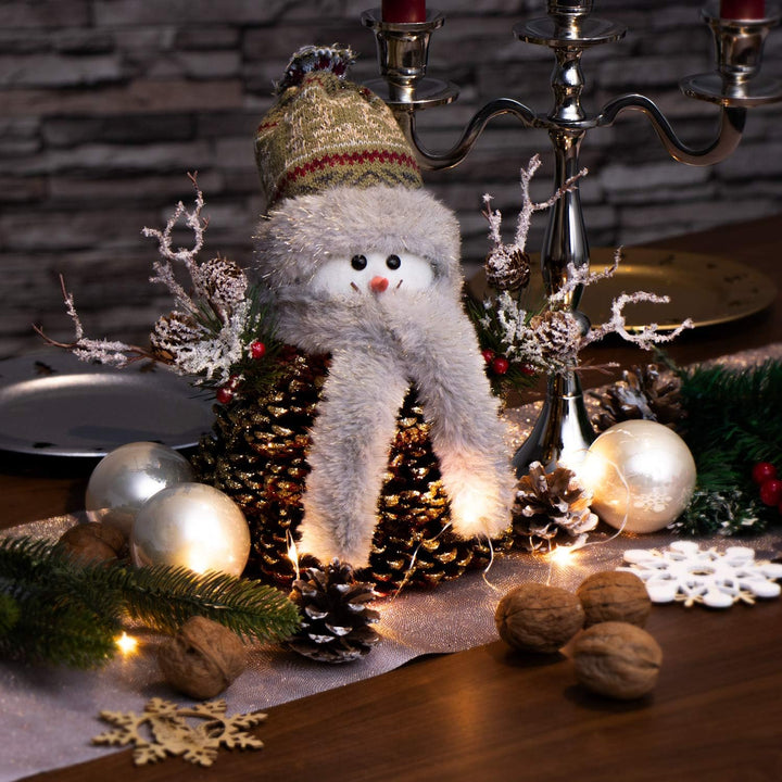 com-four® Schneemannfigur Grösse M Premium, winterliche Dekofigur mit Tannenzapfenkörper, Handmade l