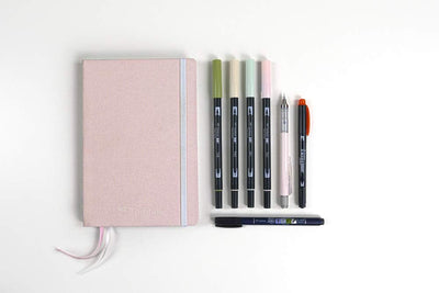 Tombow BUJO-SET1 Creative Journaling Kit Pastell, Notizbuch + 7 ausgewählte Produkte