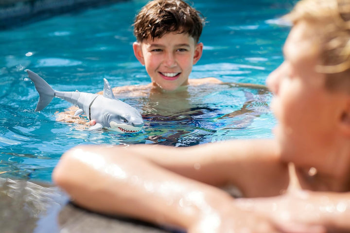 ROBO ALIVE Great White Shark Serie 1 von ZURU, batteriebetriebenes Roboter-Haispielzeug mit Leuchtef