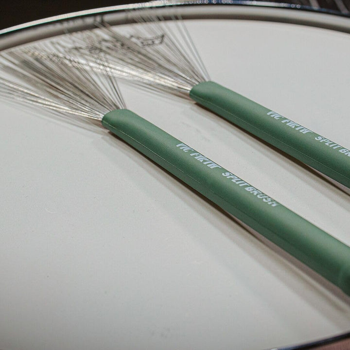 Vic Firth Wire Split Brush - Retractable - Green Handle Wire Single, Wire Single