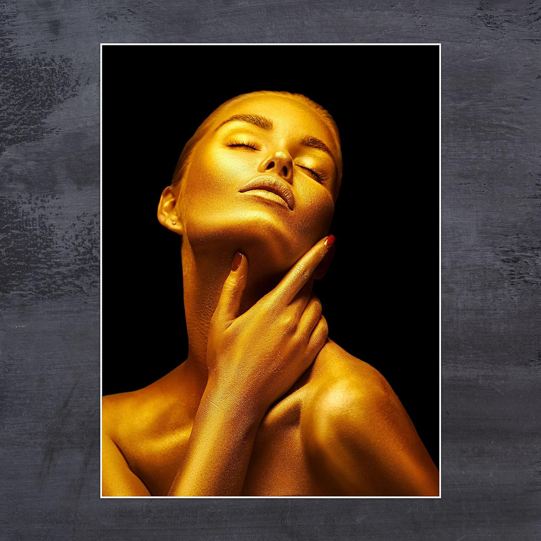 wandmotiv24 Poster als Wanddeko, Grösse 80x60cm, Gold Collection, Frau in Gold, rote Nägel, Edel, Gl
