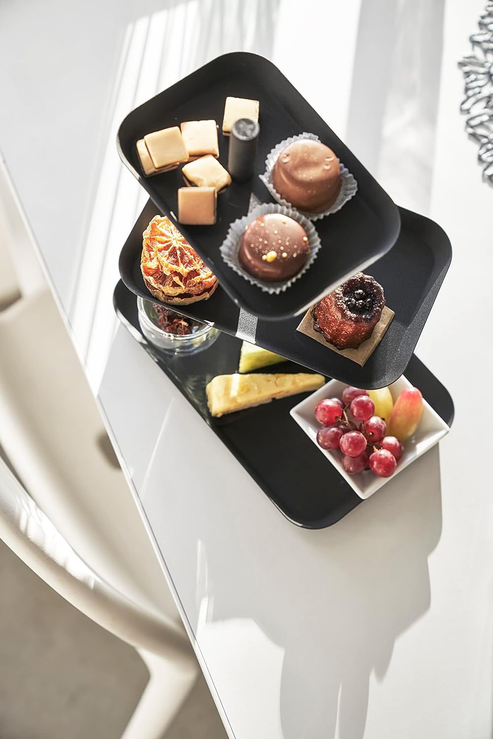 Yamazaki 4281 TOWER Etagere mit 3 Ebenen, schwarz, Stahl, Minimalistisches Design Schwarz Single, Sc